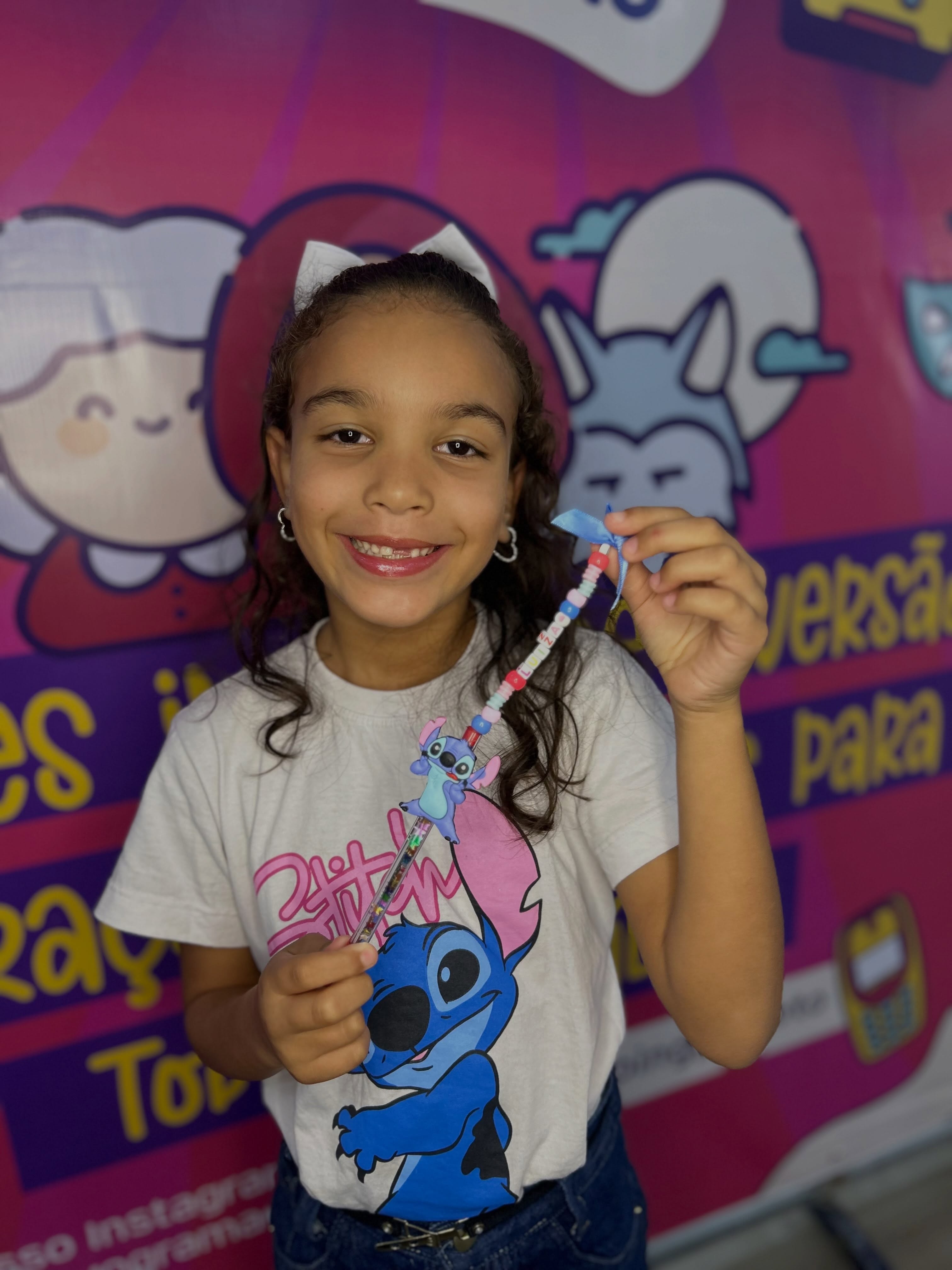 Momento divertido com criança e atividades da Turma da Tia Paty